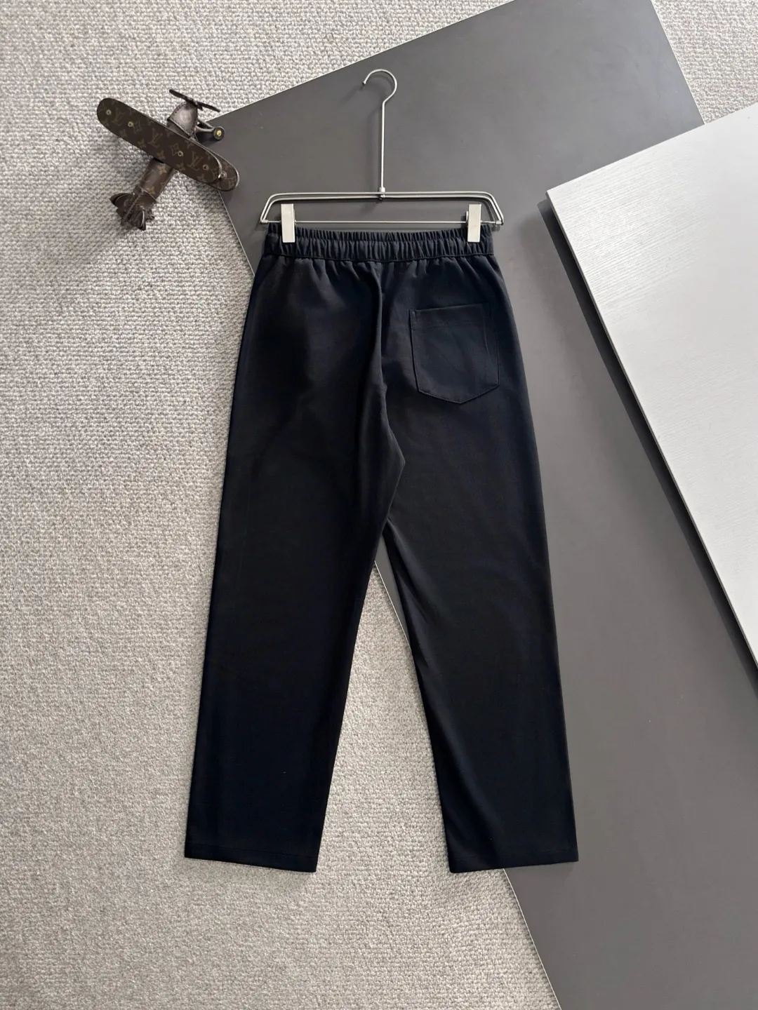 P140， 🐎 🆕2026 New Arrival ！ Classic LOGO ， ， ， 。 ， 。 ：Black Gray Light Gray Size：29-36